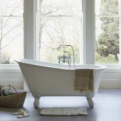 Clearstone Freestanding Bath. 