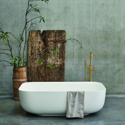 Clearstone Freestanding Bath. 